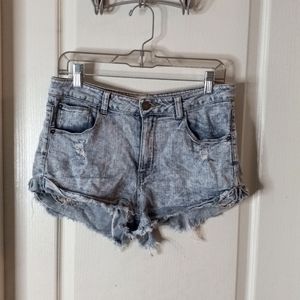 Denim cut off, distressed shorts